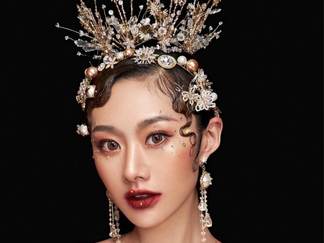 首席化妆师    婚礼跟妆