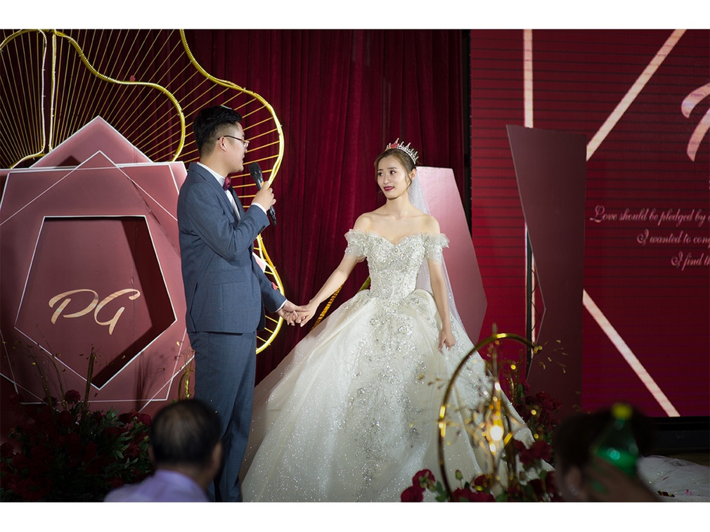 【花海阁婚礼会馆】红金婚礼 | 冬季热卖套系