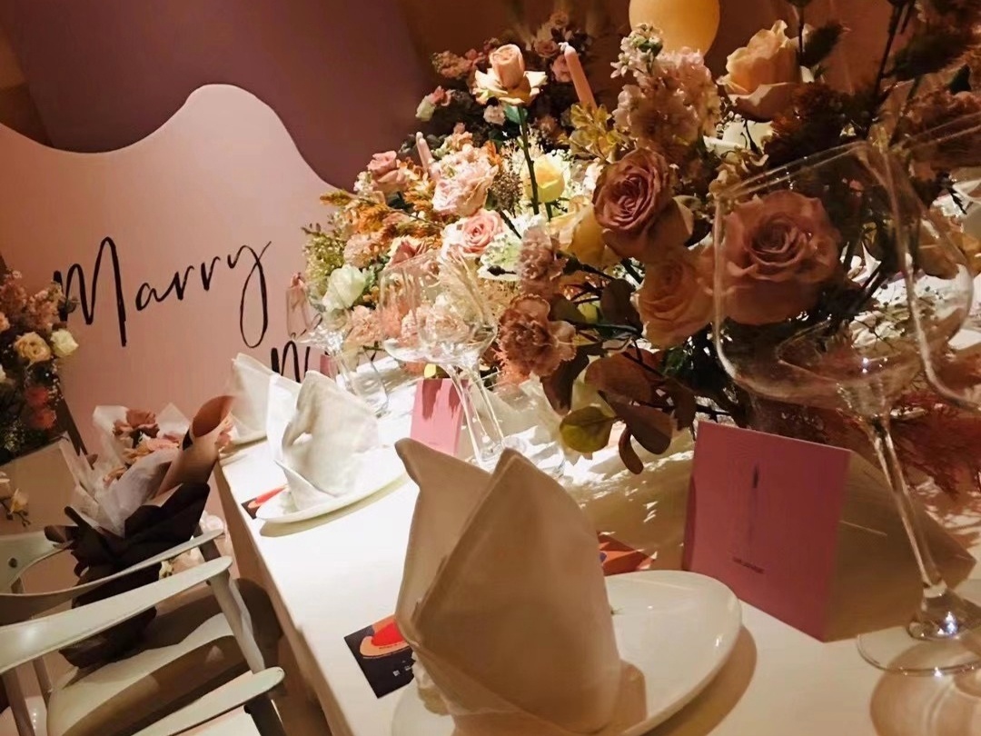 品质西餐厅全鲜花剧情求婚