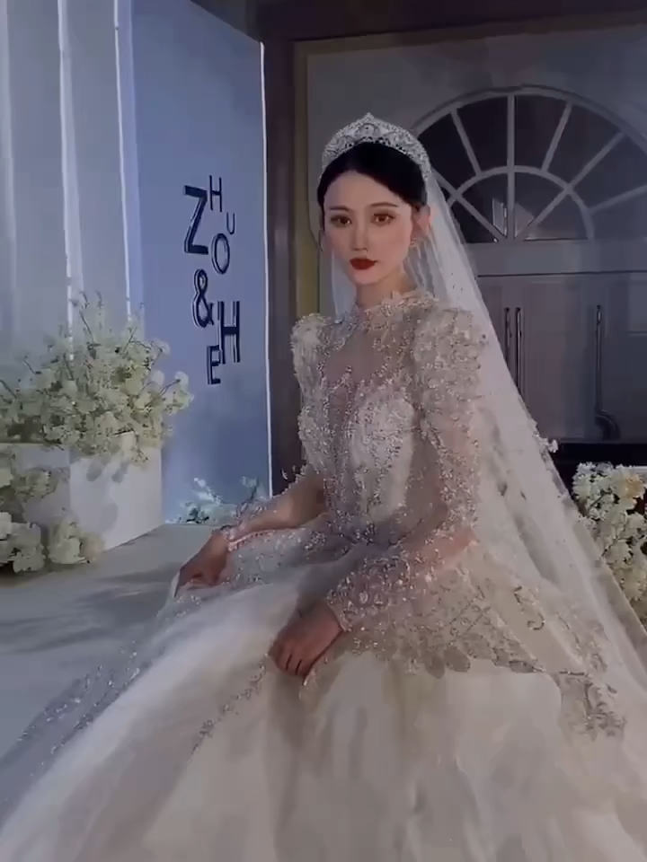 分享选纱攻略根据自己身材挑选婚纱