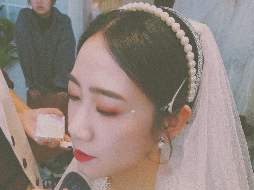 新娘全天跟妆  婚礼跟妆师