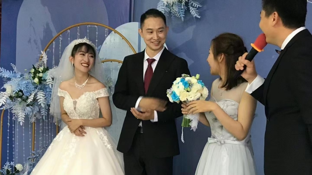 轻松自然互动主持