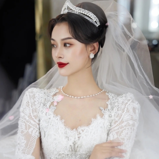 昆明 周边 复古风婚礼跟妆造型  