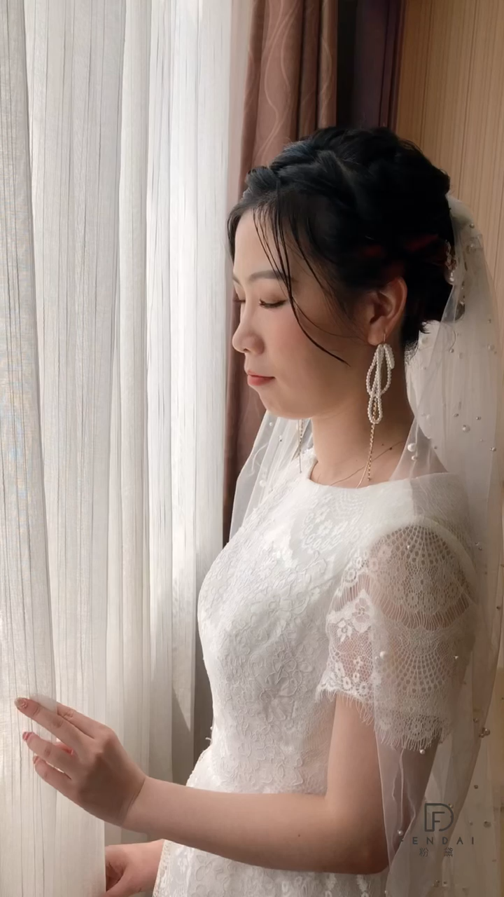 新娘早妆预定价送的价值88元一个伴娘妆