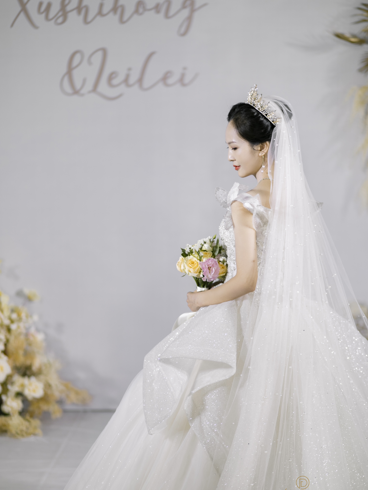 高级定制款婚礼当日全程跟妆+婚前试妆+全套头饰