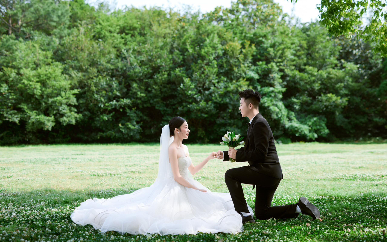 草坪系列婚紗照客片欣賞！石家莊婚紗照推薦商家