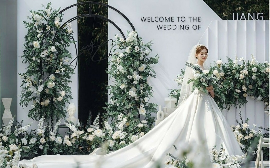 白绿森系鲜花婚礼高端定制婚礼布置