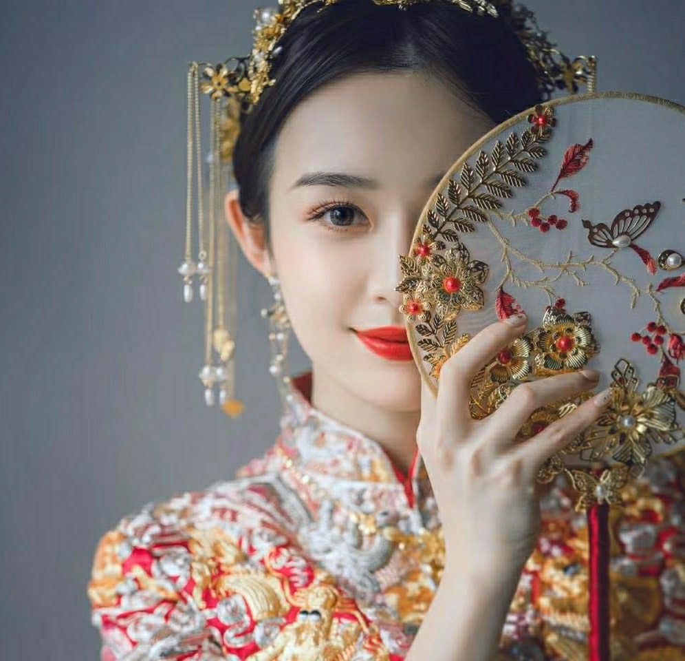 伊人红妆美妆造型