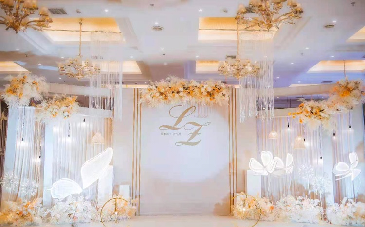 包含四大金剛｜簡(jiǎn)約大氣香檳色系婚禮