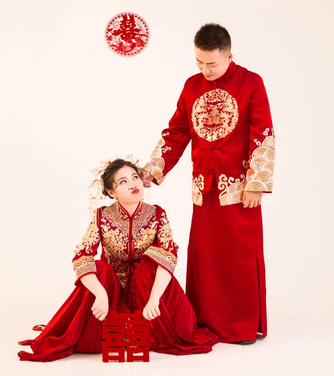 黄文&易婉娟婚礼邀请函。