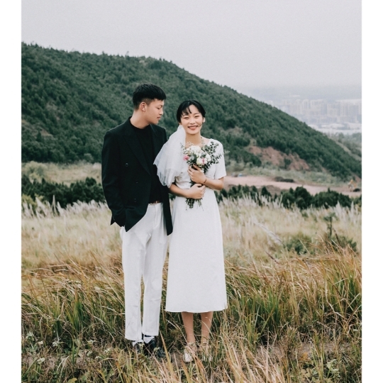 我要的婚纱照要像我们的爱情一样
不需要要过多的装