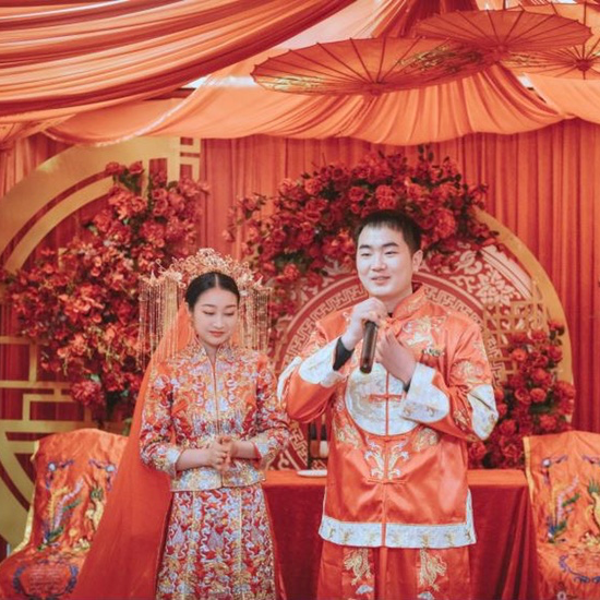 中式婚礼新娘跟妆
