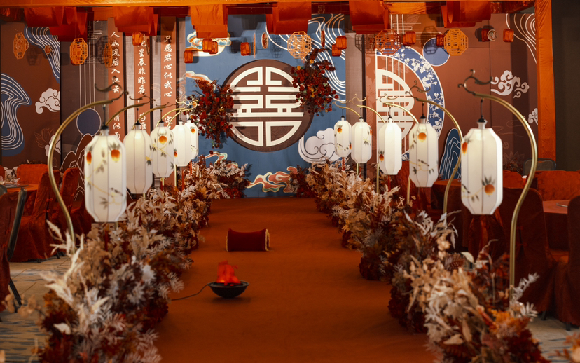 紅藍(lán)撞色中式婚禮