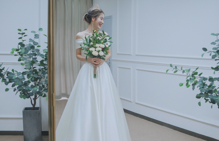#试纱心得#穿上最美的婚纱，嫁给最好的爱情