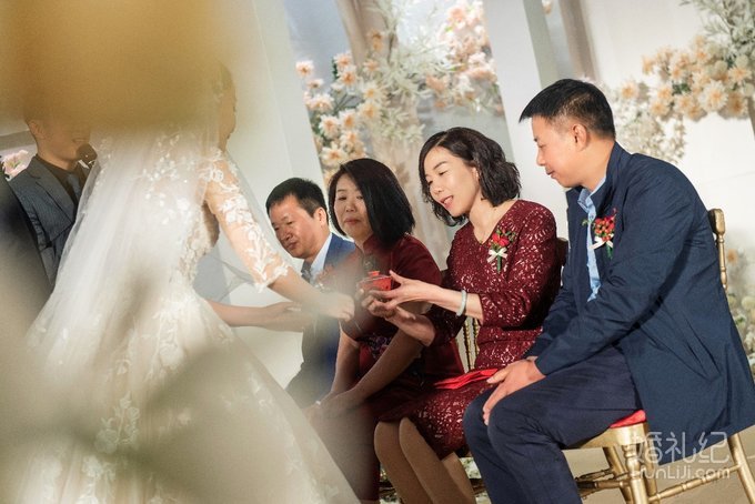 小预算搞定香槟色婚礼，这些流程一个都不能少