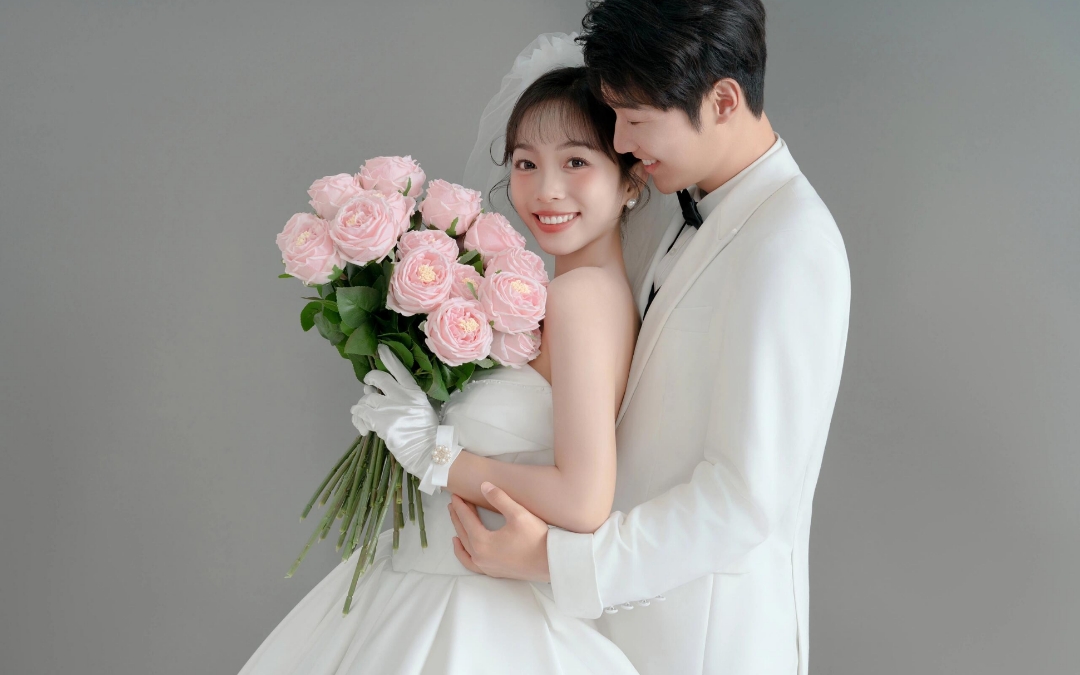還在糾結(jié)婚紗照該選什么風(fēng)格的，這么拍就對了