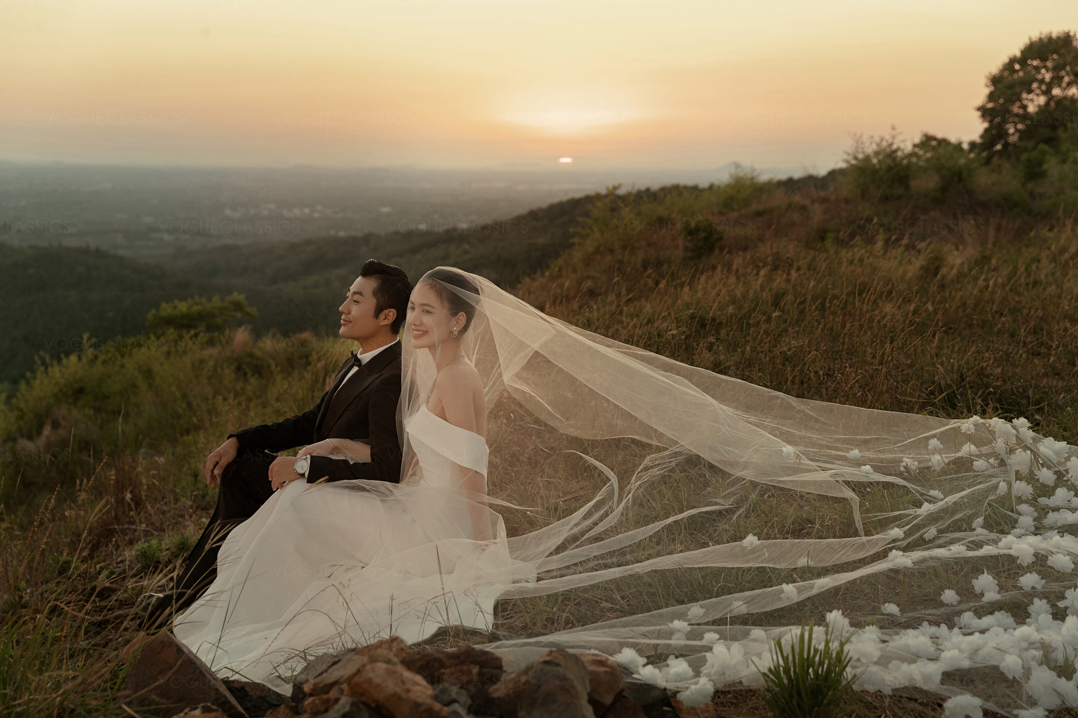 【热销】10服10造+双外景+重工高定婚纱礼服