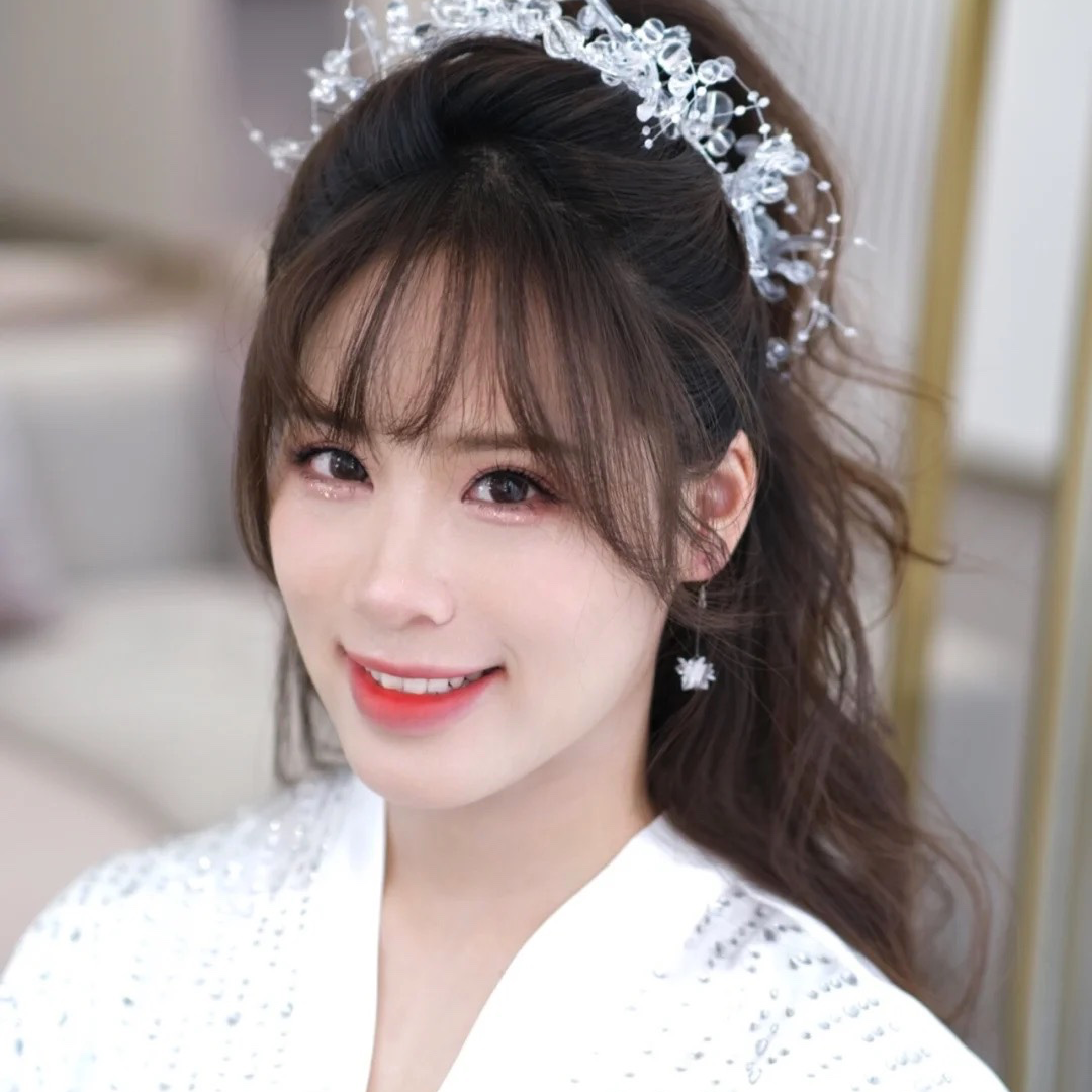 2021韩式时尚新中式新娘