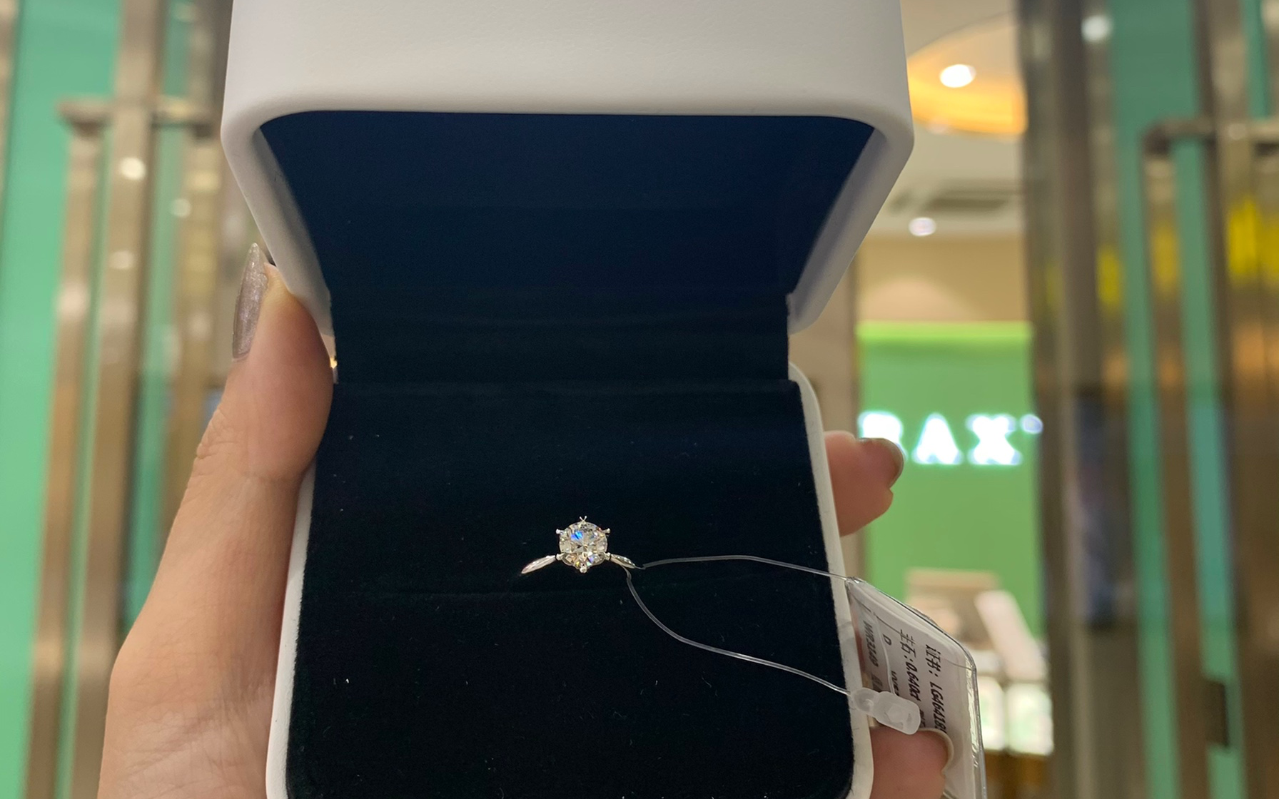 唯你钟情《绽放》定制主钻钻戒婚戒