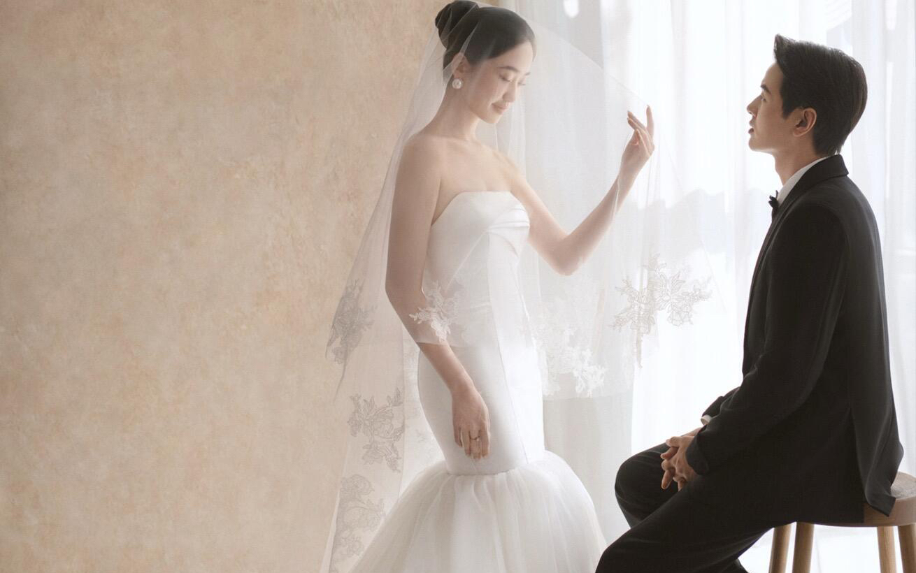 油画风背景婚纱照确实很美｜美似缪斯降临