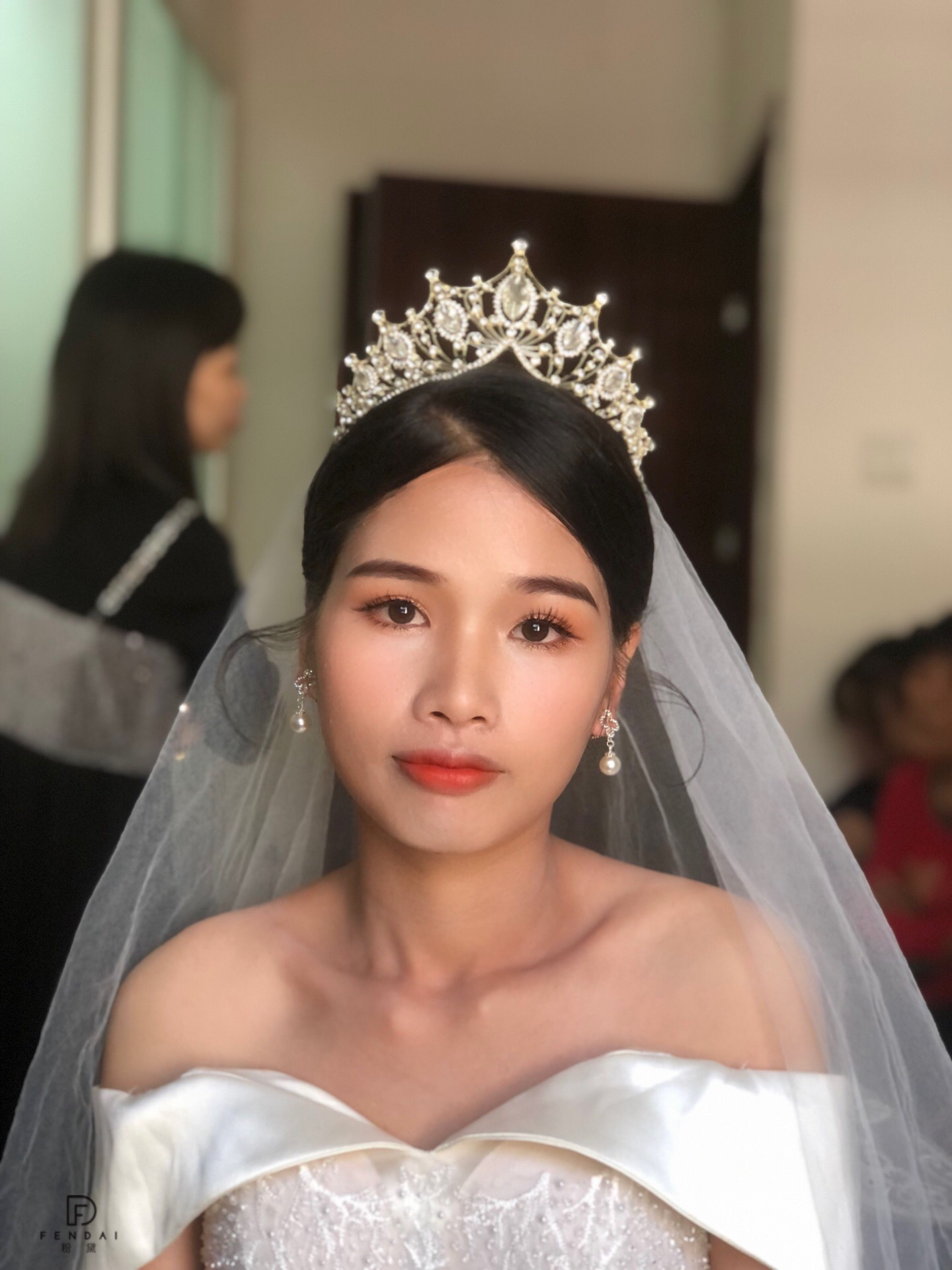 新娘早妆预定价送的价值88元一个伴娘妆