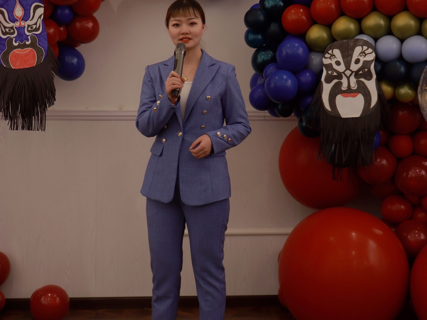 用温暖的声音讲述浪漫爱情故事