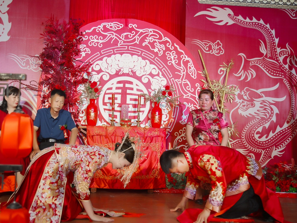 【愛(ài)她婚禮】中式大轎 亭下恩愛(ài)百年