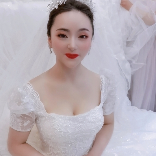 一套气质，一套是唯美，每一套都有不一样的感觉