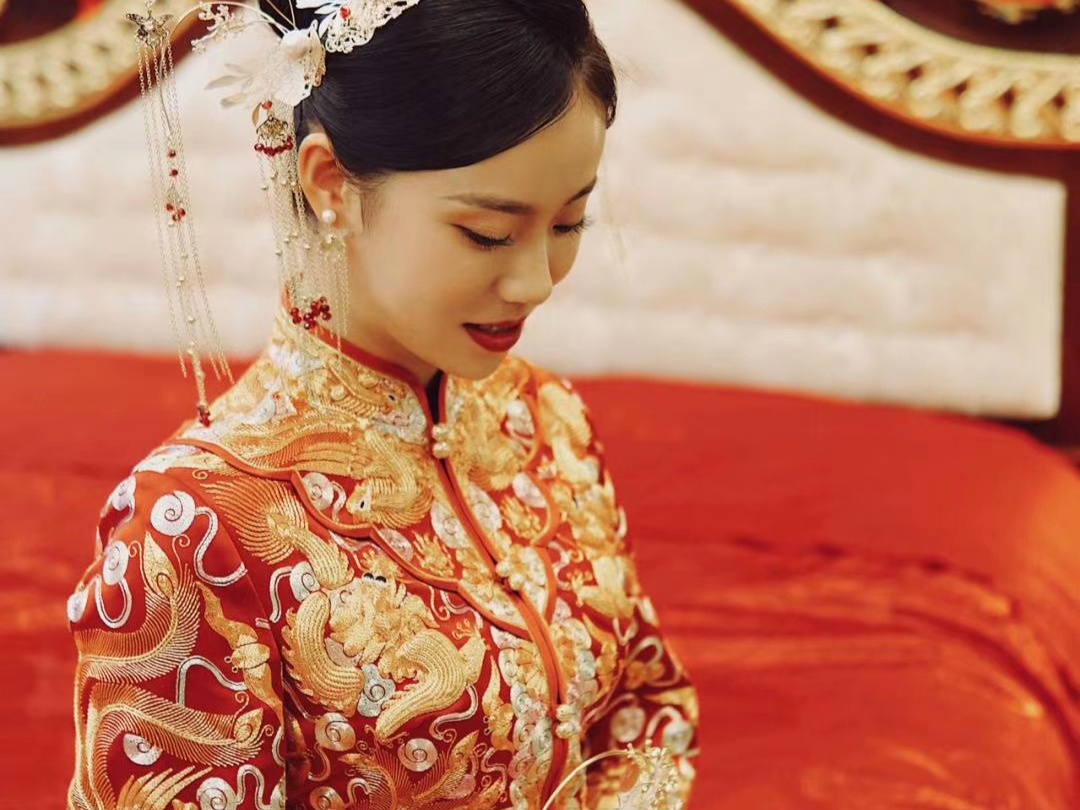 新资深化妆师中式龙凤褂婚礼早妆