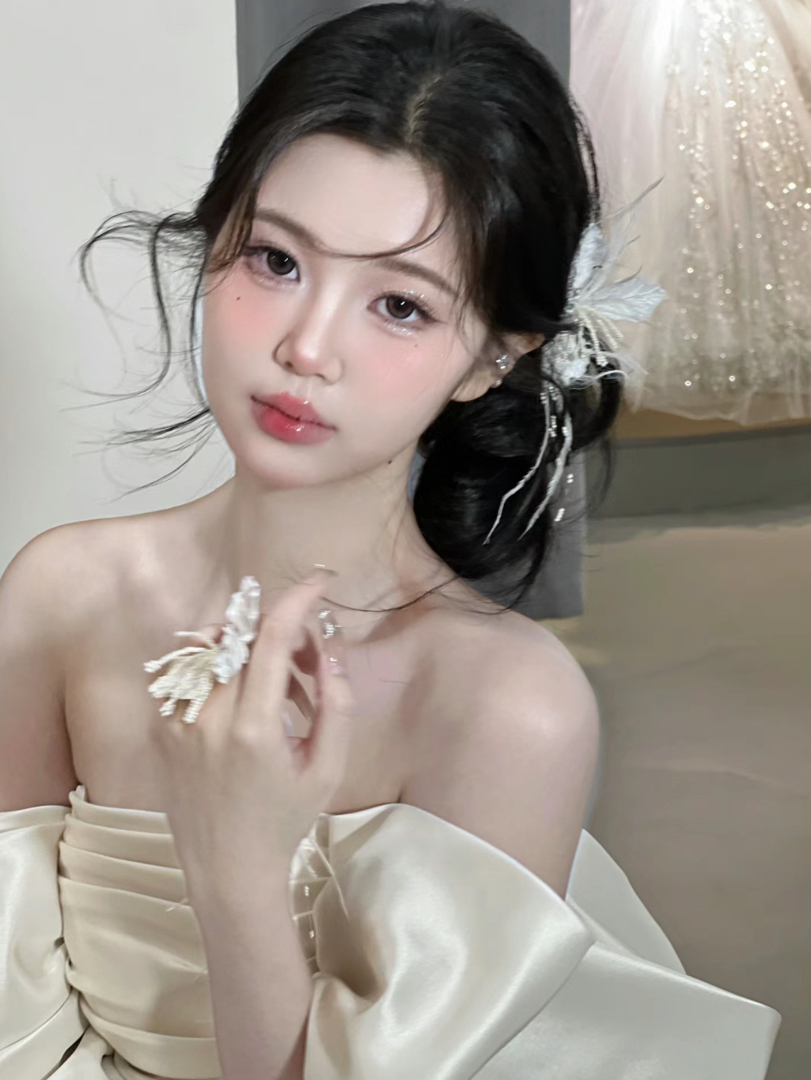 2600跟妆+秀和+重工拖尾+礼服+伴郎服伴娘服