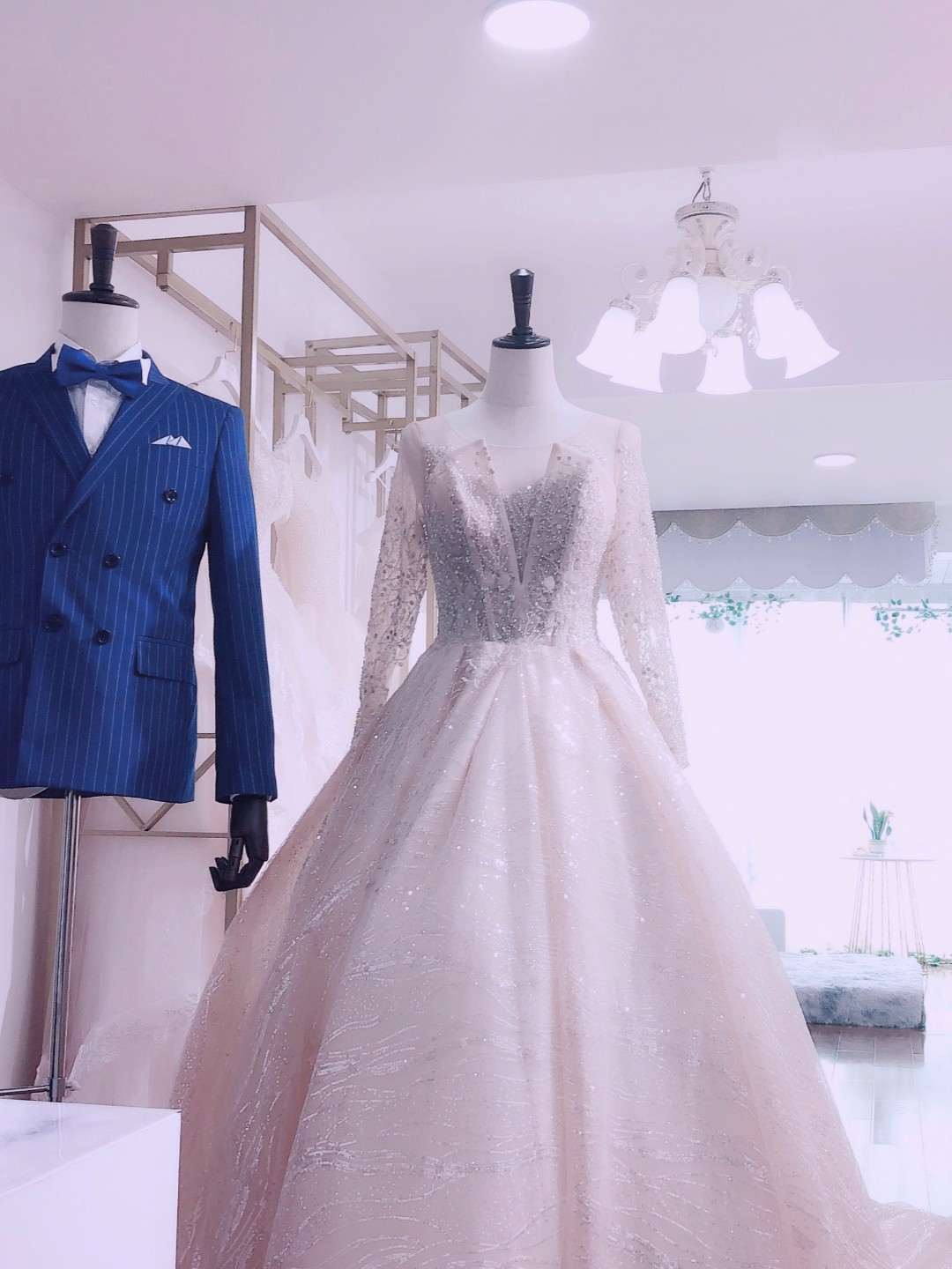 【黛妃婚纱礼服•西服定制】新娘质感时尚主纱