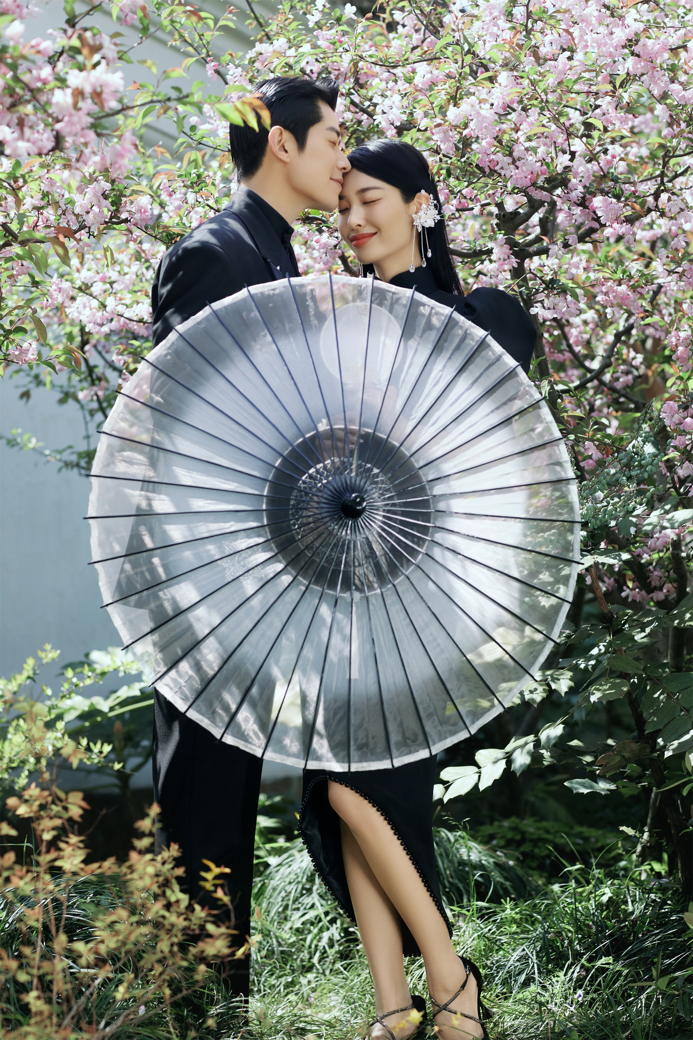 給你一套風(fēng)格多樣的婚紗照