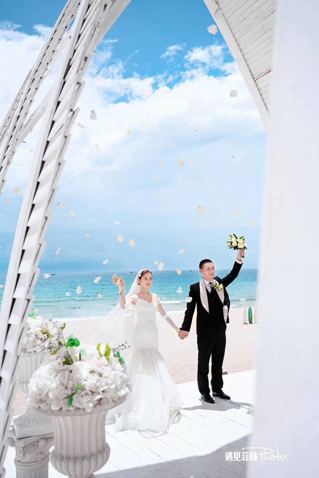 #婚礼纪官方认证  往后余生牵手一起走