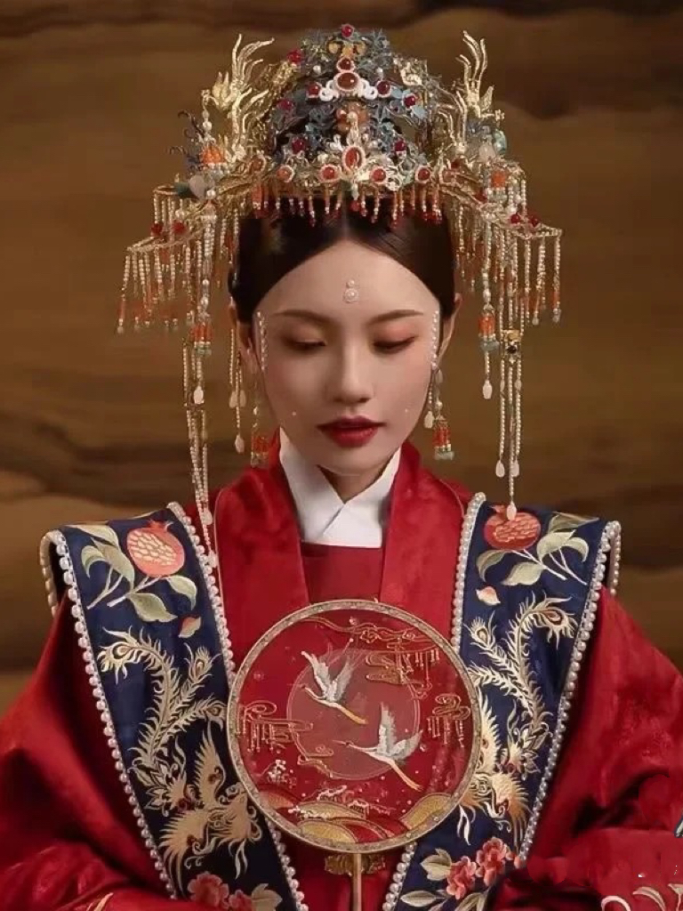 奢华大气的新中式明制婚服