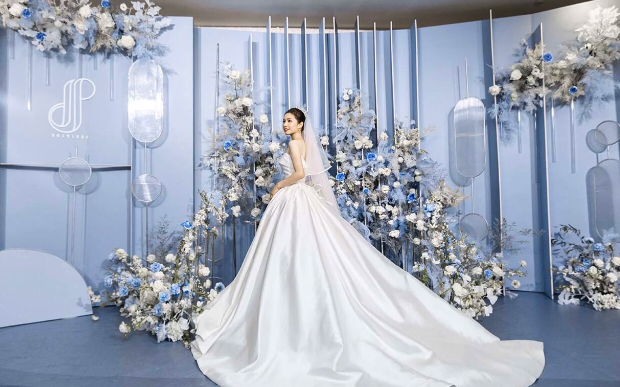 《鹿马先生婚礼定制》——羽翼