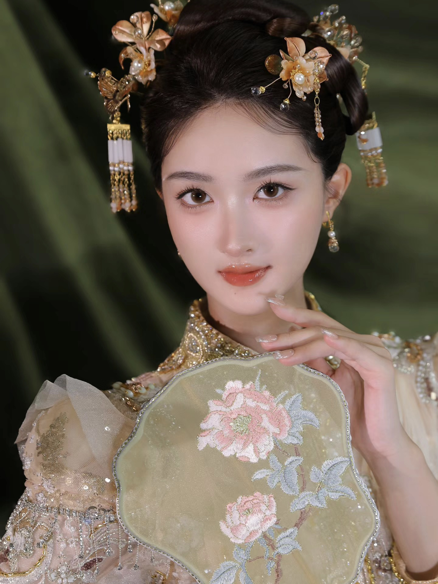 资深化妆师全天新娘跟妆＋妈妈妆＋伴娘妆＋免费试纱