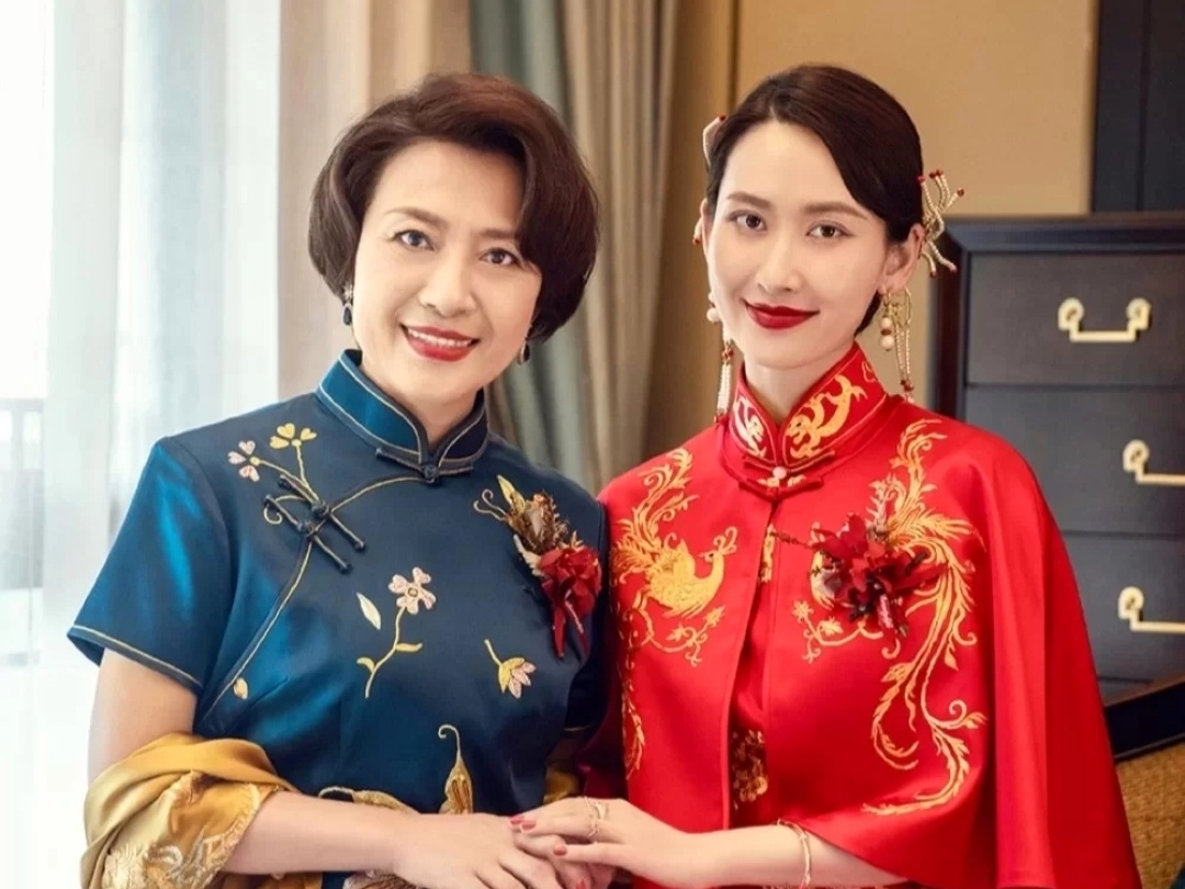 新郎妆造或妈妈妆造二选一