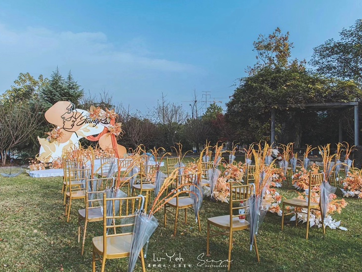 【超具性价比】主持人晓刚户外婚礼｜轻松自然