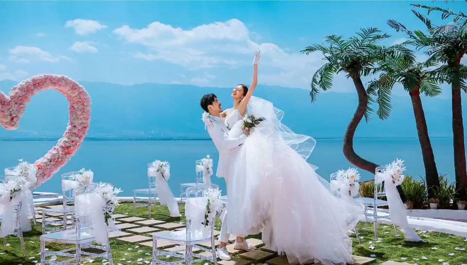 【限時(shí)特惠】快點(diǎn)我，贈(zèng)送萬(wàn)元禮包！