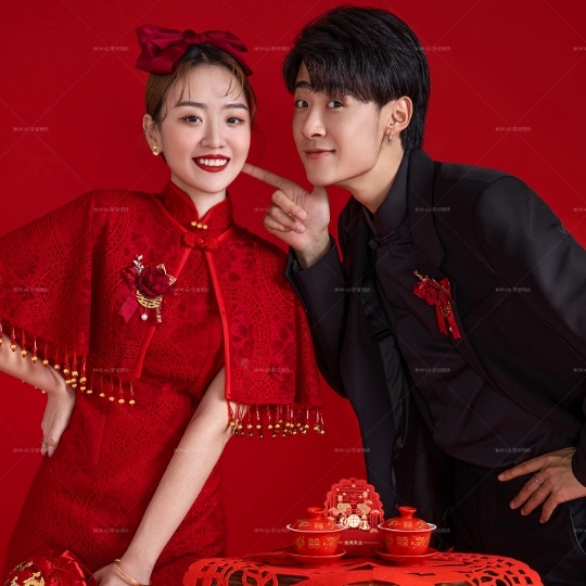 中式的婚纱照在这个时代，依旧经典动人