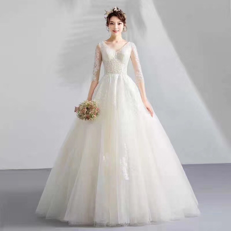 婚纱200～300元左右