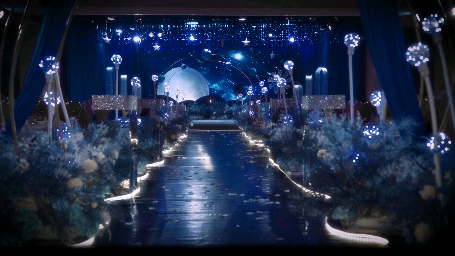 高级套餐布置有特色配四大金刚(场景可选)