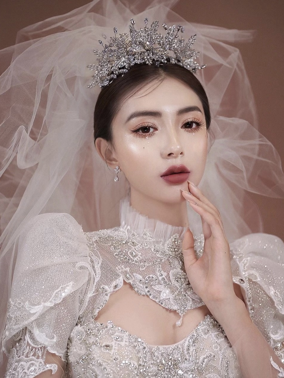 新娘跟妆当天三套造型妆面