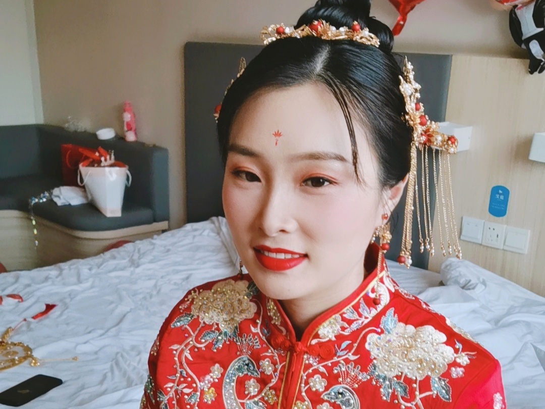 中式、西式、晚宴新娘全天跟妆，送婆婆妆