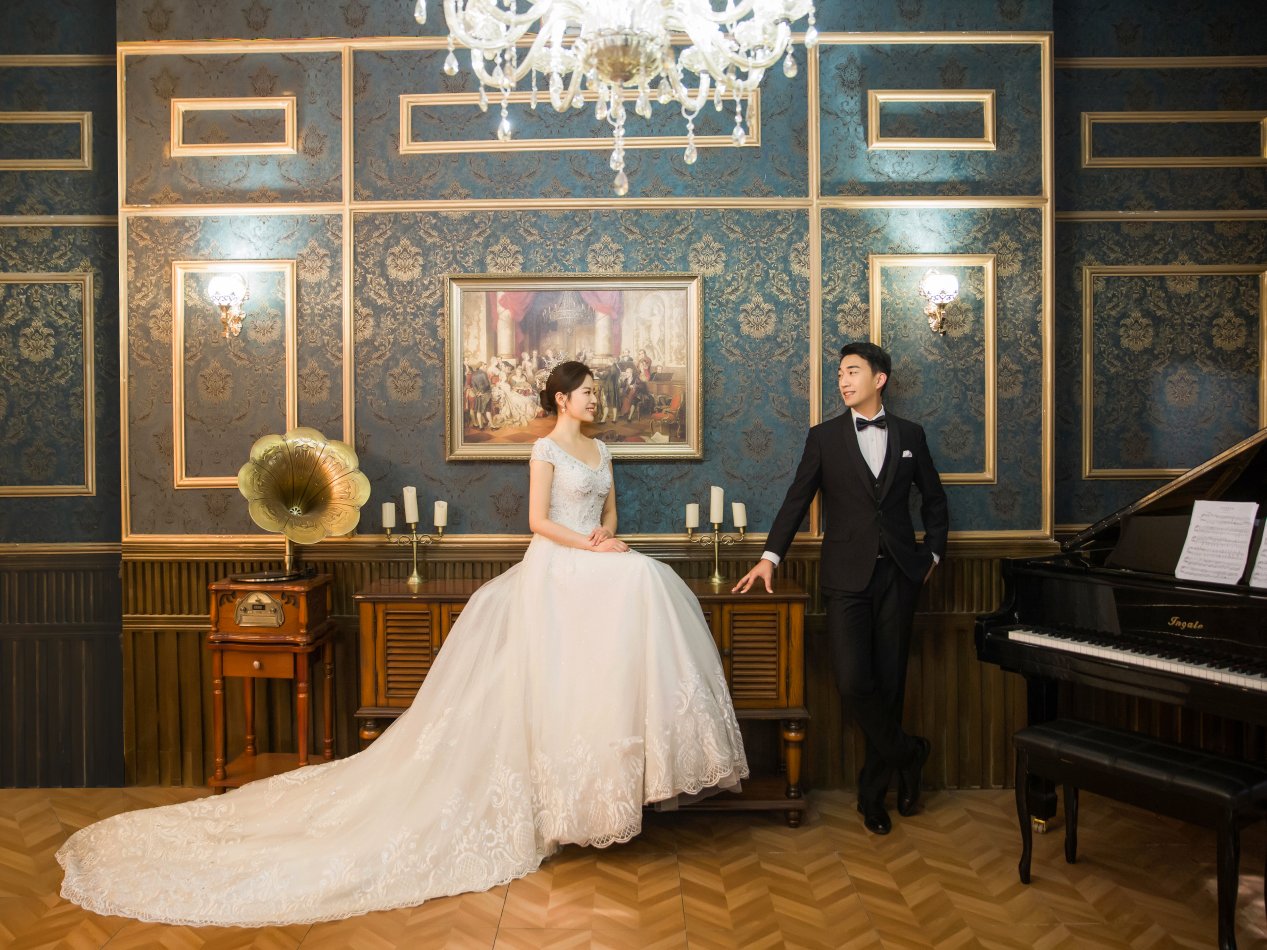 愿上帝祝福两个宝贝：婚姻美满！家庭和睦！幸福安康！哈利路亚！
