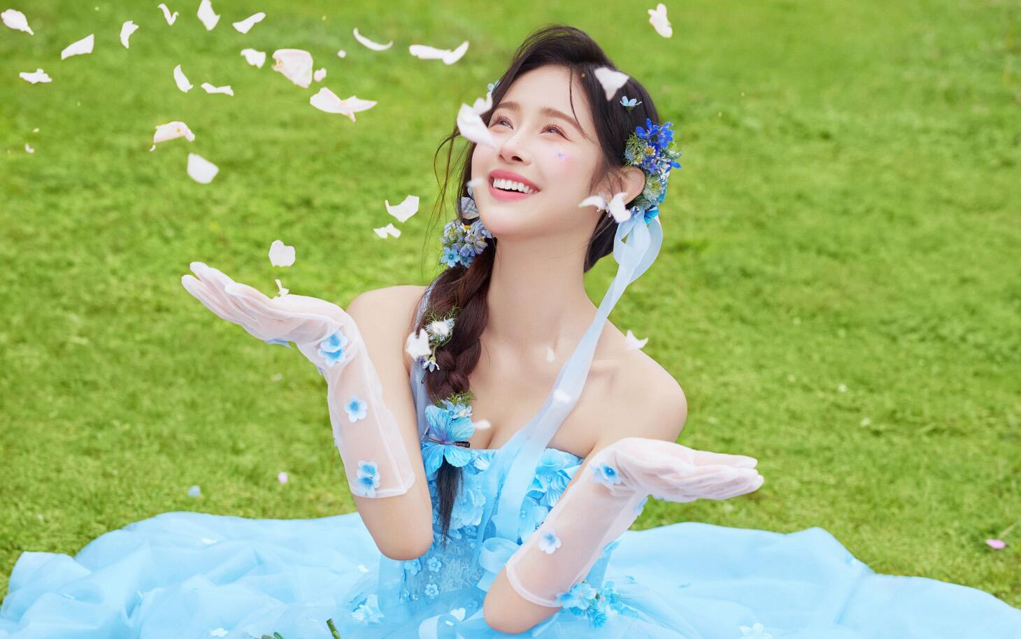 蓝纱花嫁：我的草坪婚礼梦