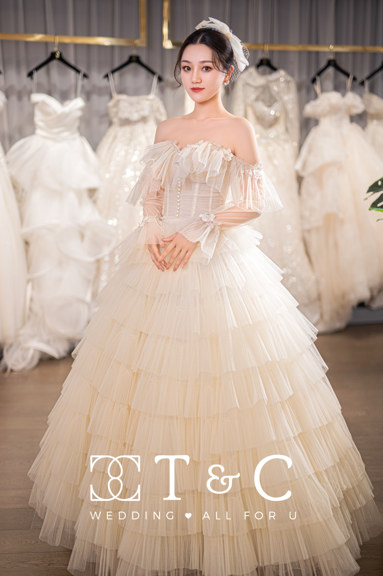 TC婷晨人气化妆师【新娘跟妆+婚纱礼服租赁】