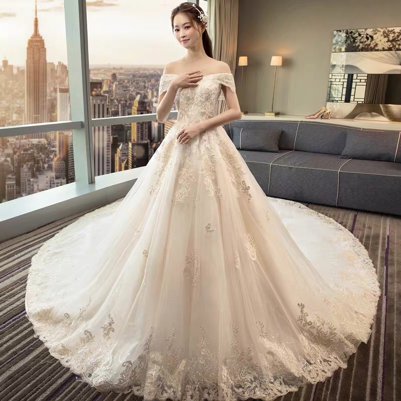主婚纱礼服转让