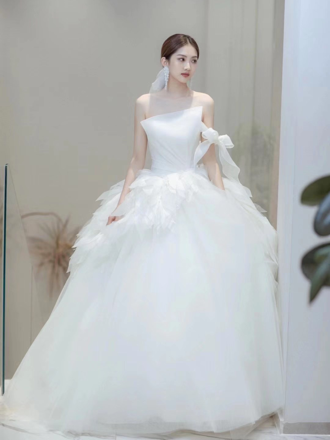 3680|女神专享婚纱套系+新娘跟妆
