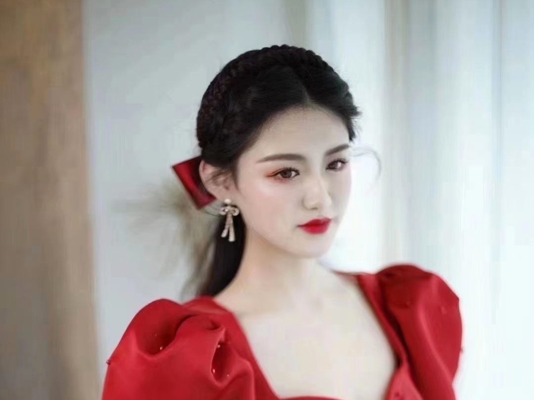 新娘必选套餐三妆面+三造型